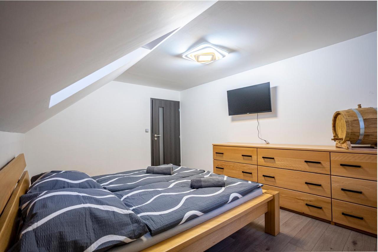 Apartmany V Podzamci Наход Екстер'єр фото